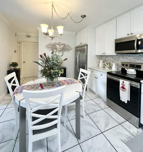 588 Trace Circle #211, Deerfield Beach FL - photo 7 of 27