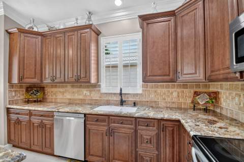 9575 Sandpiper Shores Way, West Palm Beach FL - photo 23 of 95