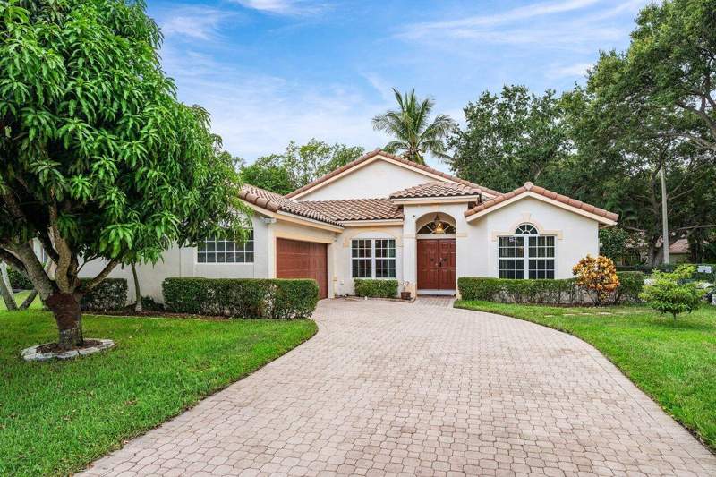 3 bedroom Single Family Residence at 5563 NW 41st Avenue, Winston Park Section Two-A, Coconut Creek — photo 3