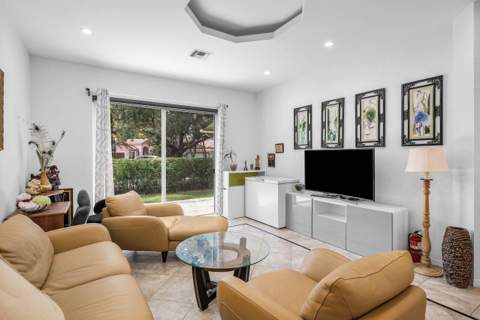 5563 NW 41st Avenue, Coconut Creek FL - photo 8 of 33