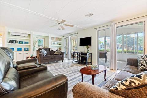 5389 NW 3rd Avenue, Deerfield Beach FL - photo 15 of 52