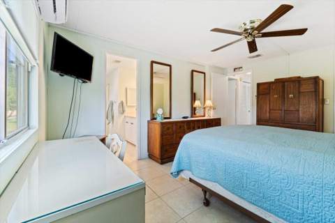 5389 NW 3rd Avenue, Deerfield Beach FL - photo 18 of 52