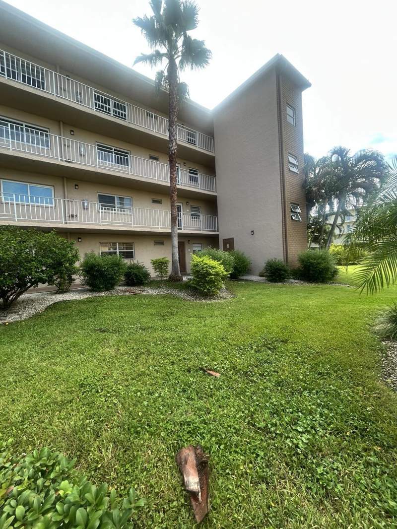 2 bedroom Condominium at 300 NE 26th Avenue #113, Village Royale Greenhill Condo, Boynton Beach — photo 3