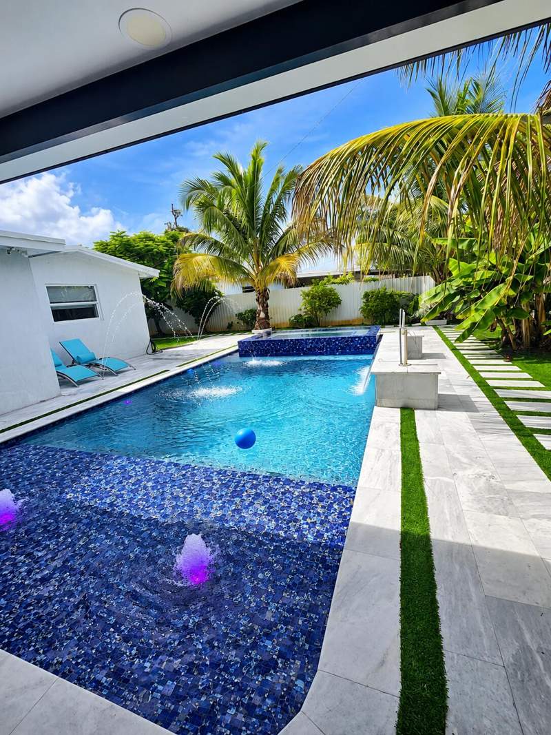 4 bedroom Single Family Residence at 1902 Baythorne Road, Forest Hill Village 4, West Palm Beach — photo 2