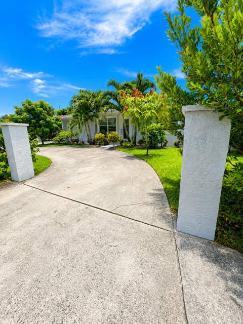 1902 Baythorne Road, West Palm Beach FL - photo 9 of 37
