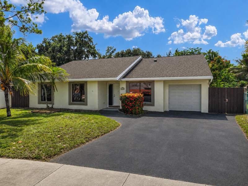 3 bedroom Single Family Residence at 3930 NW 79th Way, Nova Homes Two, Davie — photo 4