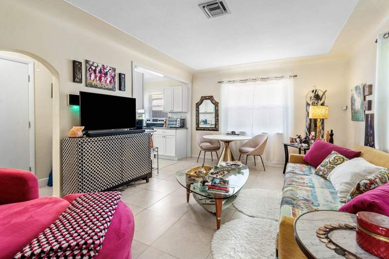 2 bedroom Single Family Residence at 1309 Lucerne Avenue, Lake Worth Town Of, Lake Worth Beach — photo 5