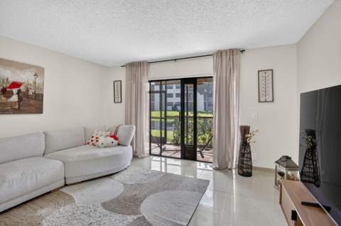 410 Lakeview Drive #103, Weston FL - photo 15 of 36