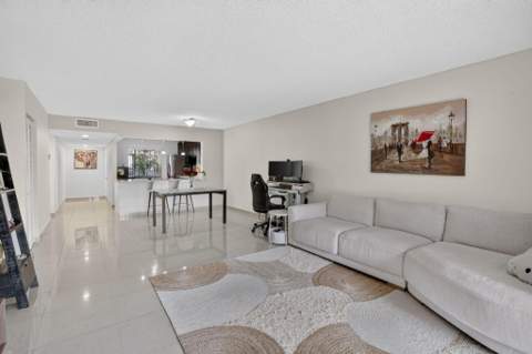 410 Lakeview Drive #103, Weston FL - photo 16 of 36