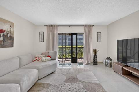 410 Lakeview Drive #103, Weston FL - photo 18 of 36