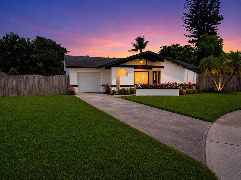 3 bedroom Single Family Residence at 850 SW 55th Way, Serino Park Sec 3, Margate — photo 2