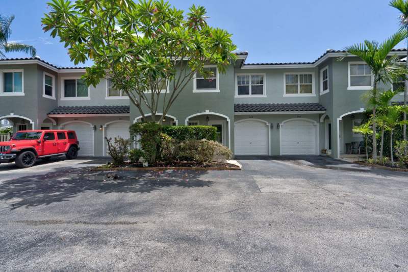 3 bedroom Townhouse at 804 SW 4th Avenue, FT LAUDERDALE LAND & DEV CO, Fort Lauderdale — photo 2