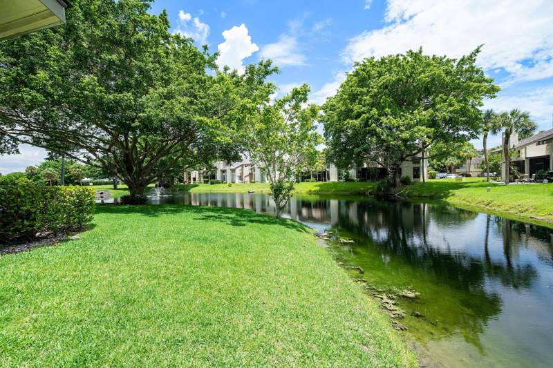 3 bedroom Townhouse at 6096 Glendale Drive, Ironwedge Sec II, Boca Raton — photo 4