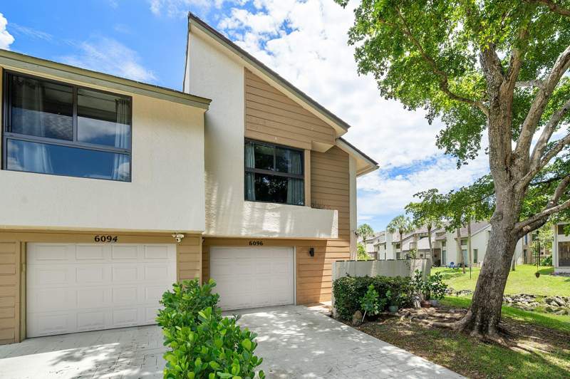 3 bedroom Townhouse at 6096 Glendale Drive, Ironwedge Sec II, Boca Raton — photo 2