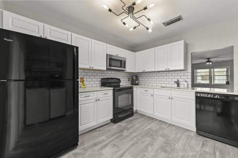 84 Conaskonk Circle, Royal Palm Beach FL - photo 6 of 24