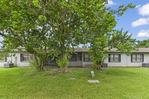 84 Conaskonk Circle, Royal Palm Beach FL - photo 20 of 24