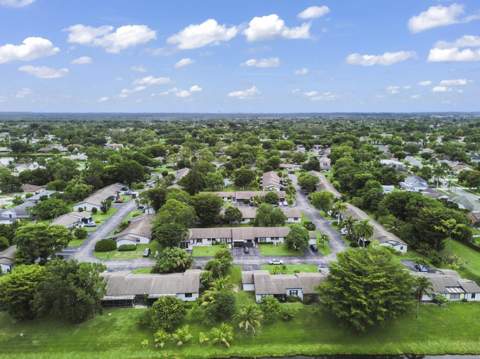 84 Conaskonk Circle, Royal Palm Beach FL - photo 21 of 24
