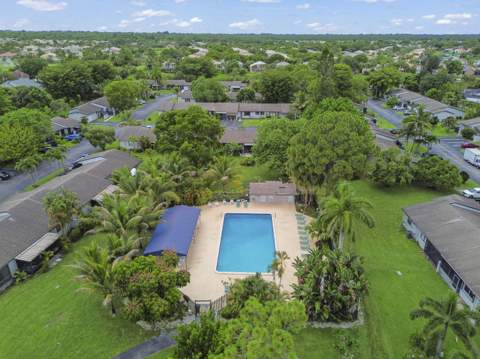 84 Conaskonk Circle, Royal Palm Beach FL - photo 23 of 24