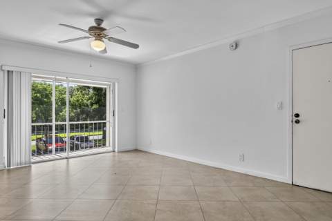 13 Jacaranda Drive #214, Plantation FL - photo 8 of 28