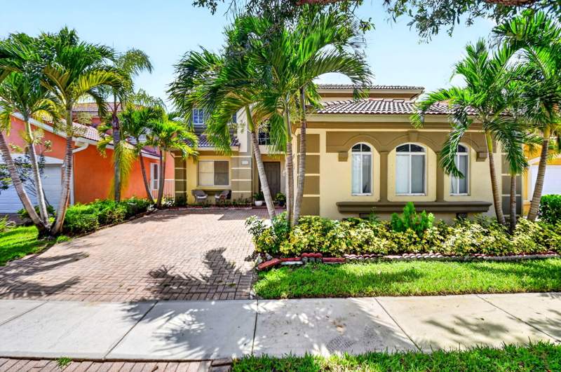 4 bedroom Single Family Residence at 809 Triana Street, Terracina Johnson Property, West Palm Beach — photo 2