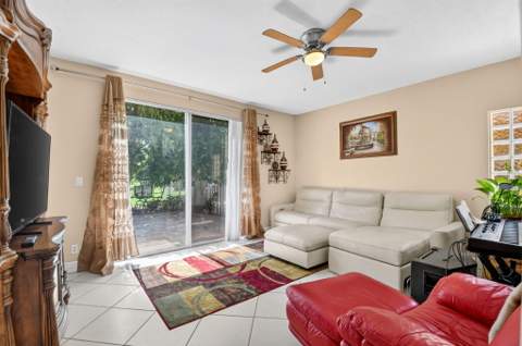 809 Triana Street, West Palm Beach FL - photo 9 of 54