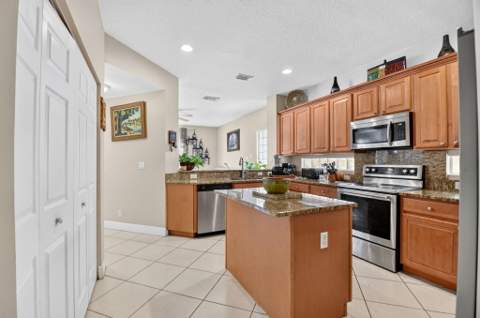 809 Triana Street, West Palm Beach FL - photo 13 of 54