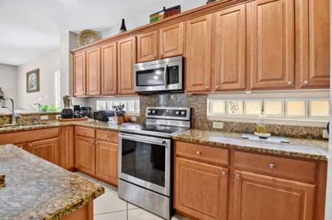 809 Triana Street, West Palm Beach FL - photo 14 of 54