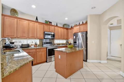 809 Triana Street, West Palm Beach FL - photo 15 of 54