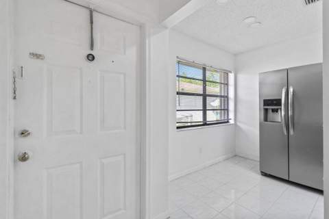 1620 Granfern Avenue #1620, West Palm Beach FL - photo 6 of 33
