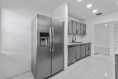 1620 Granfern Avenue #1620, West Palm Beach FL - photo 11 of 33