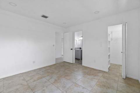 1620 Granfern Avenue #1620, West Palm Beach FL - photo 16 of 33