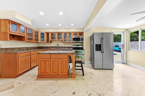 138 NE 29th Street, Wilton Manors FL - photo 10 of 29
