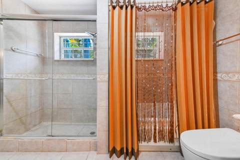 138 NE 29th Street, Wilton Manors FL - photo 19 of 29