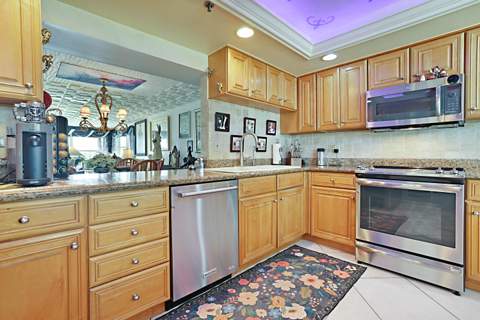 374 Golfview Road #205, North Palm Beach FL - photo 13 of 41