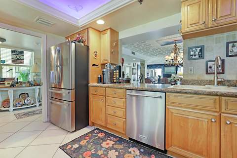 374 Golfview Road #205, North Palm Beach FL - photo 14 of 41