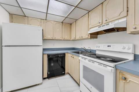 460 NW 20th Street #2100, Boca Raton FL - photo 11 of 34
