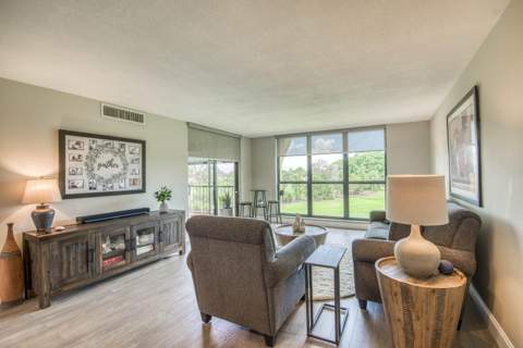 5350 Woodland Lakes Drive #311, Palm Beach Gardens FL - photo 6 of 24