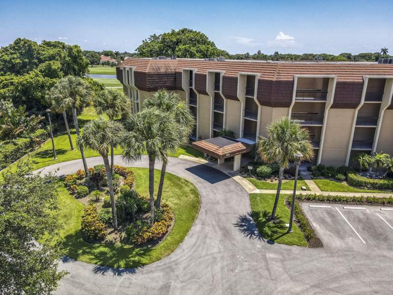 2 bedroom Condominium at 5350 Woodland Lakes Drive #311, Woodland Lakes, Palm Beach Gardens — photo 2