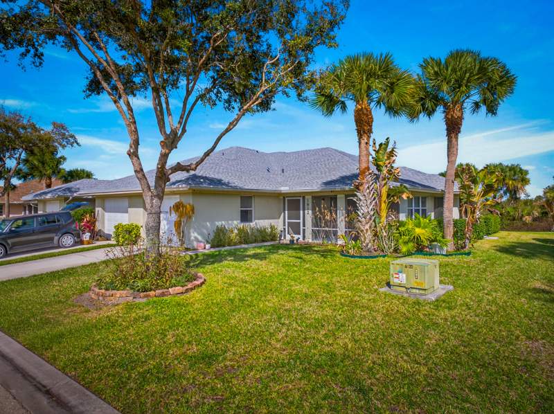 2 bedroom Condominium at 1812 E Sanderling Lane, The Preserve At The Savannahs Condominium, Fort Pierce — photo 2