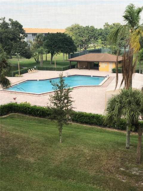 13455 SW 16th Court, Pembroke Pines FL - photo 7 of 17