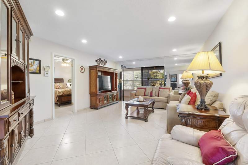 2 bedroom Condominium at 4270 NW 40th Street #205, Garnet Condo, Lauderdale Lakes — photo 4