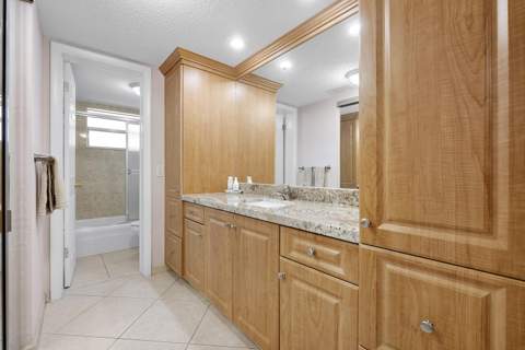 4270 NW 40th Street #205, Lauderdale Lakes FL - photo 10 of 15