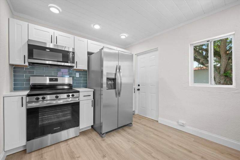2 bedroom Single Family Residence at 1030 22nd Street, Grant Park, West Palm Beach — photo 2