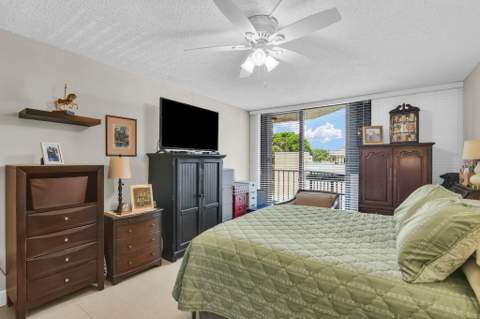 899 Jeffery Street #301, Boca Raton FL - photo 22 of 100