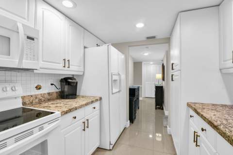 899 Jeffery Street #301, Boca Raton FL - photo 11 of 100