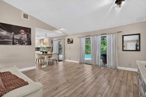10873 NW 10th Place, Coral Springs FL - photo 11 of 51