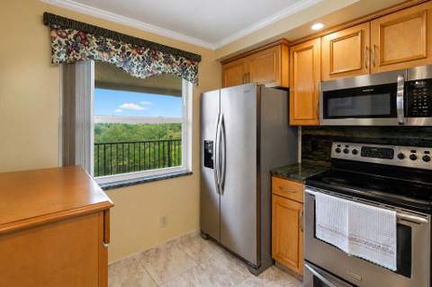 4091 Cypress Reach Court #403, Pompano Beach FL - photo 9 of 15