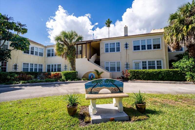 2 bedroom Condominium at 2605 St Lucie Boulevard #7, San Lucie Plaza Subdivision Unit 1, Fort Pierce — photo 2