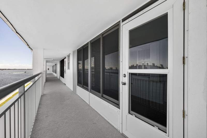 1 bedroom Condominium at 100 Shore Court #307, Shore Club Apts A Inc, North Palm Beach — photo 2