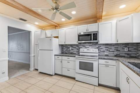 5725 Fernley Drive #66, West Palm Beach FL - photo 8 of 46
